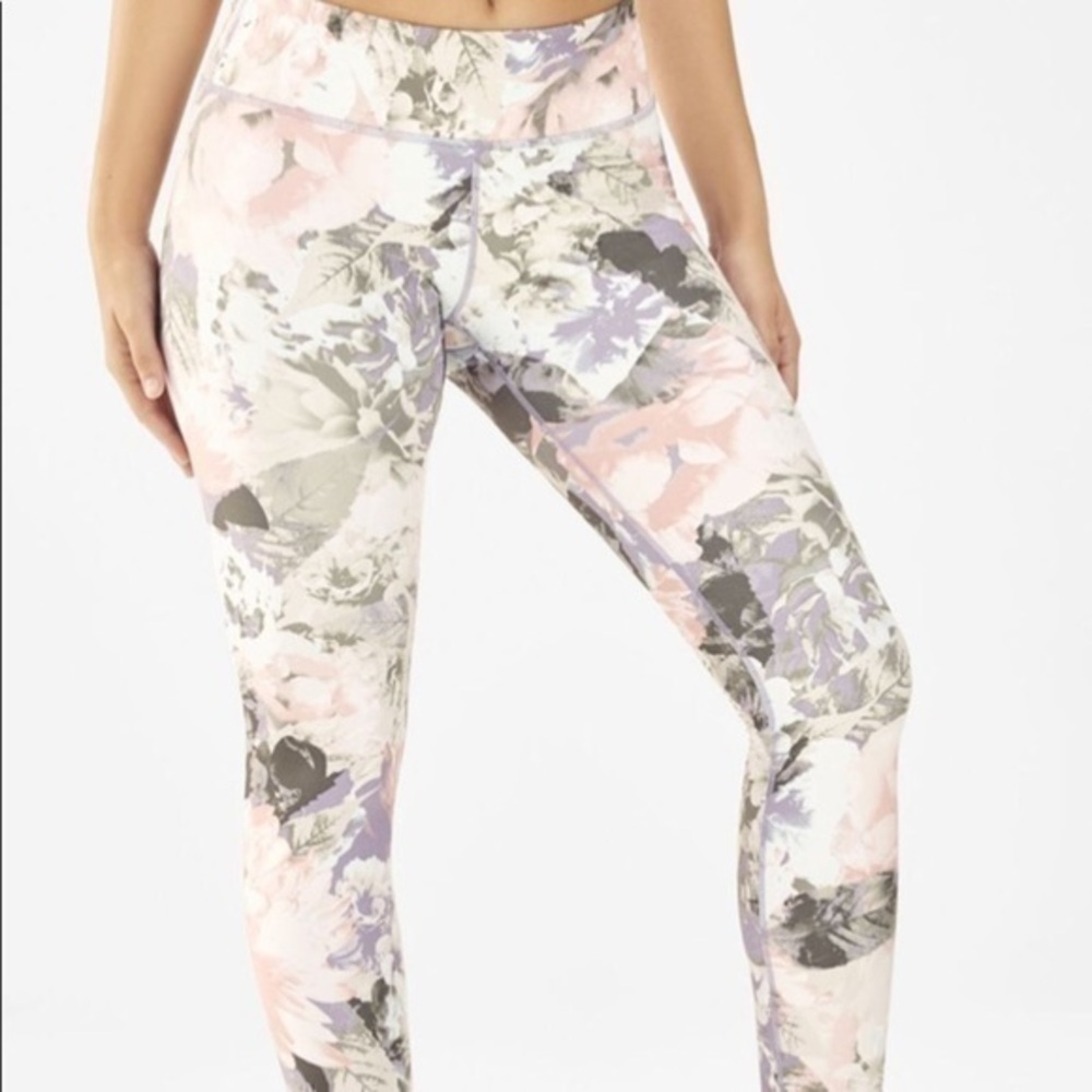Fabletics capris leggings